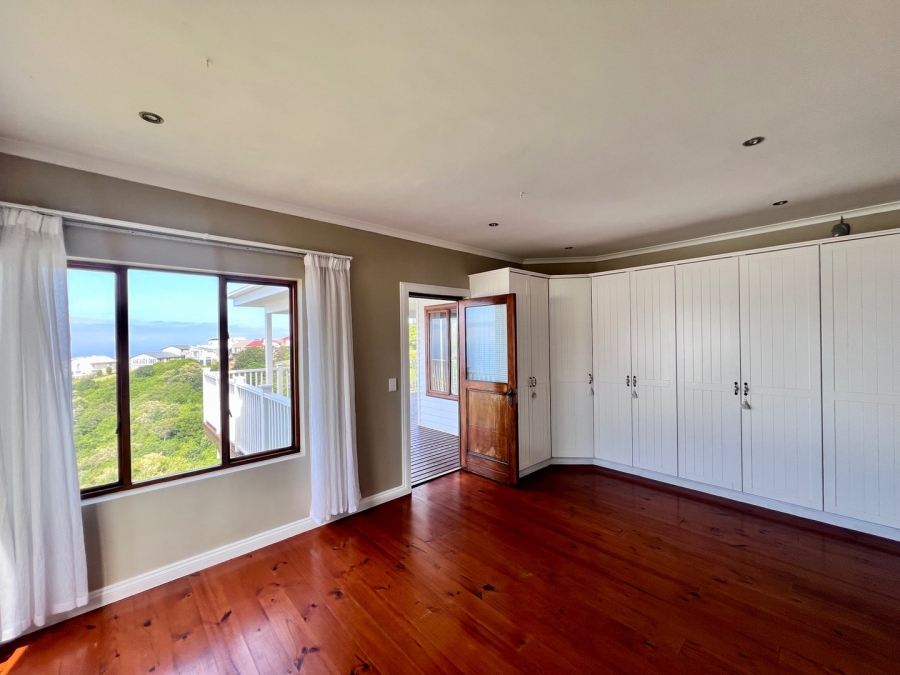 4 Bedroom Property for Sale in Herolds Bay Western Cape